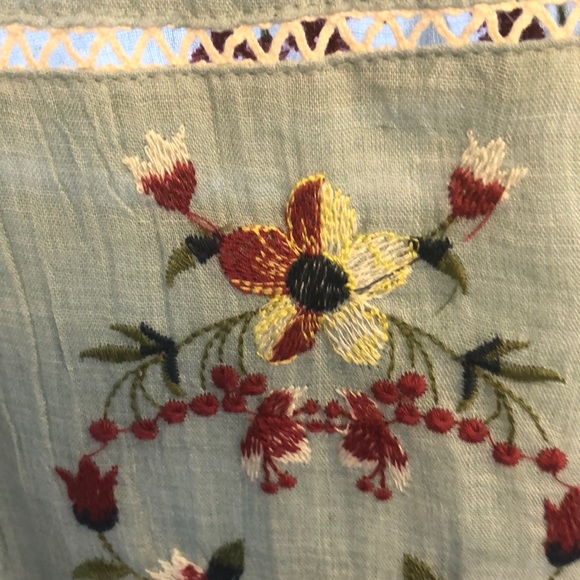 Beautiful Embroidery Dress - Picture 6 of 6